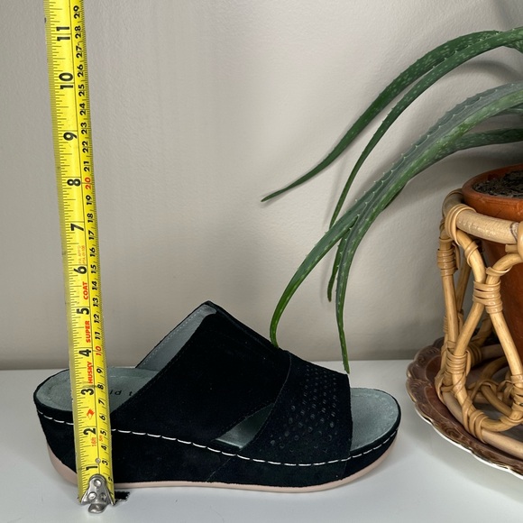 David Tate Black Suede Perforated Slide Sandals | Wedge Comfort Shoes | Size 7.5 - Picture 10 of 12